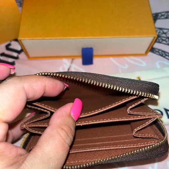 ❤️FINAL PRICE❤️LOUIS VUITTON ZIPPY COIN PURSE - Picture 4 of 9